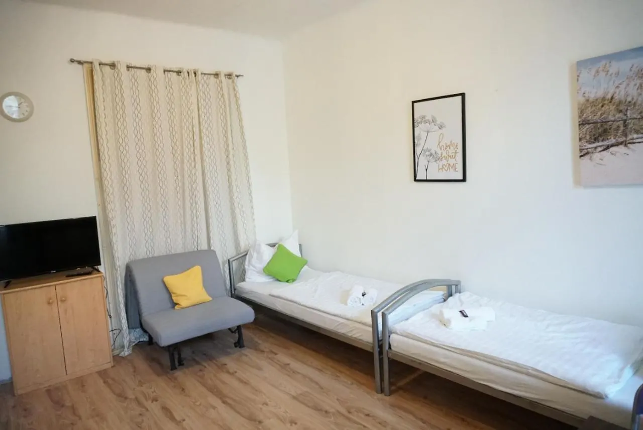 Contactless Check-In Room4You Waehring Viena 0*,  Austria