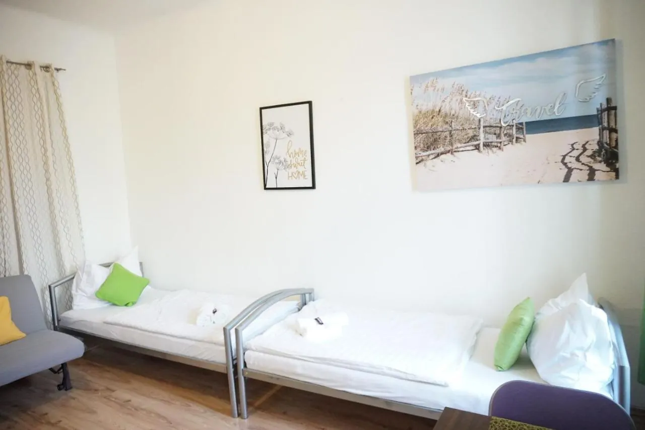 Contactless Check-In Room4You Waehring Viena Habitación en casa particular